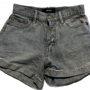 Aeropostale women’s light wash shorts Size 00